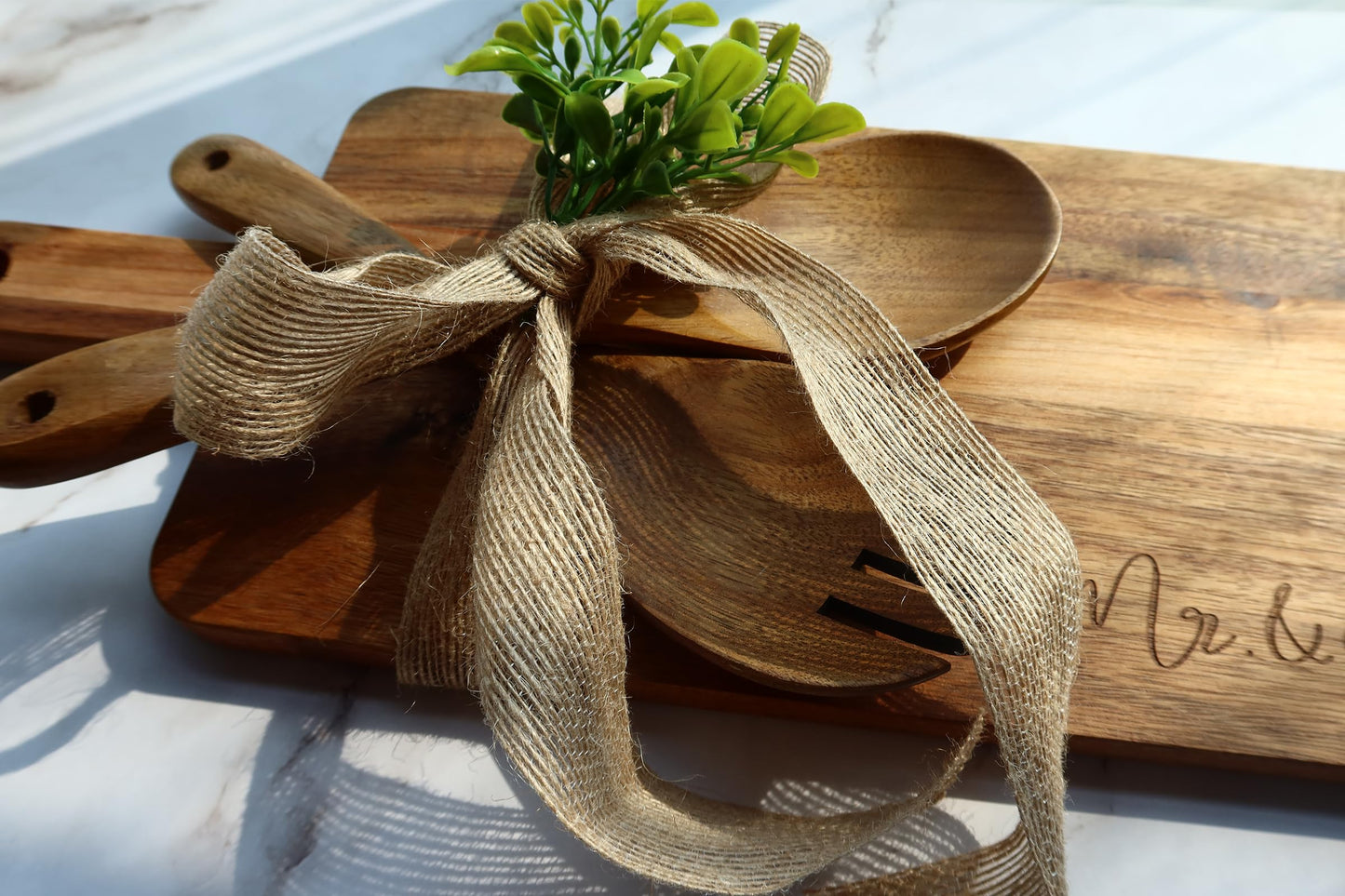 Wedding Gifts, Bridal Shower Gifts, Wedding Gifts for Couples 2024, Engraved Wood Cutting Boards for Couples Husband Wife, Newlywed Mr and Mrs Gifts