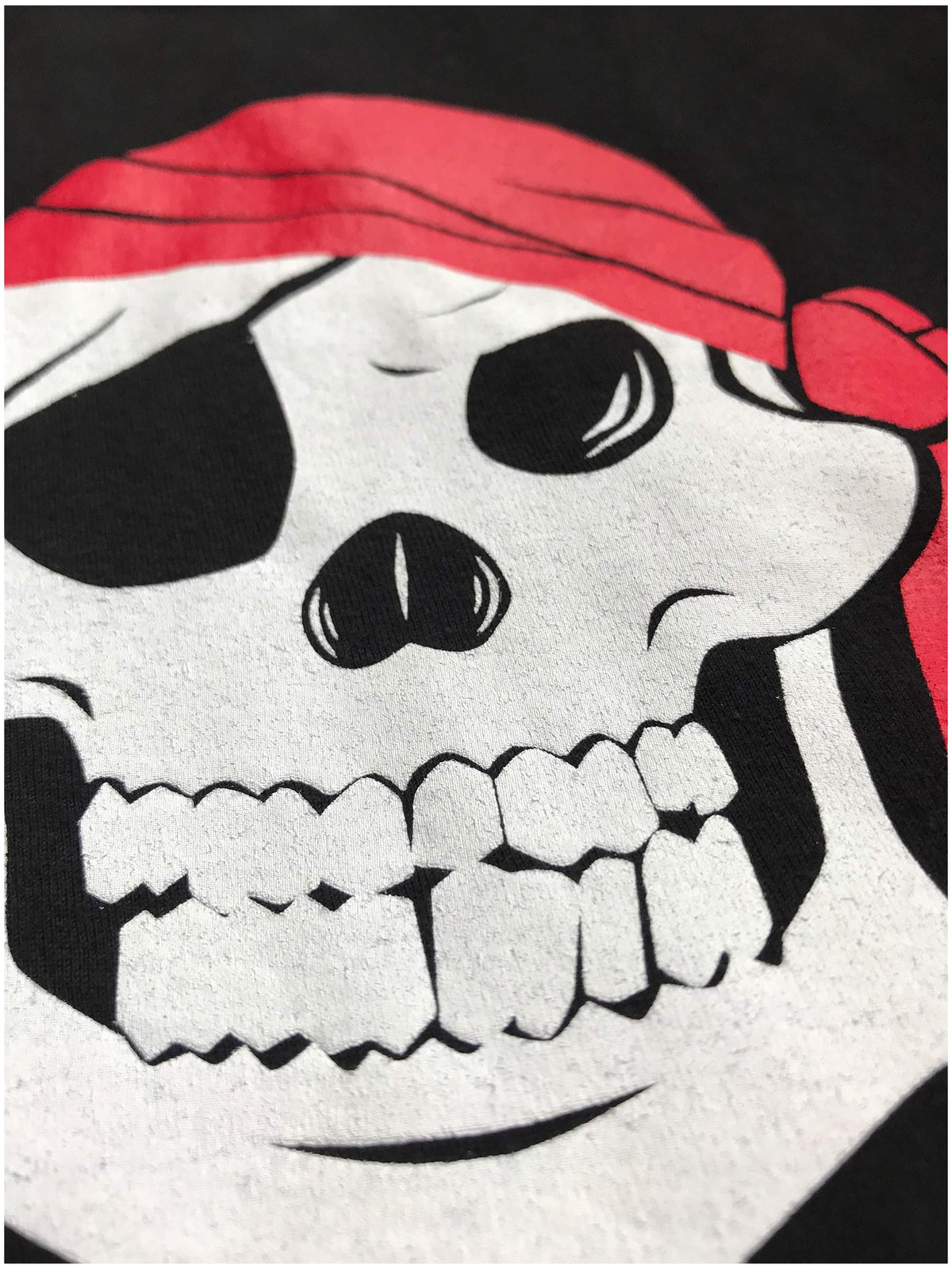 Ann Arbor T-shirt Co. Adult Jolly Roger Pirate Flag | Skull & Crossbones Caribbean Cruise Costume, XL