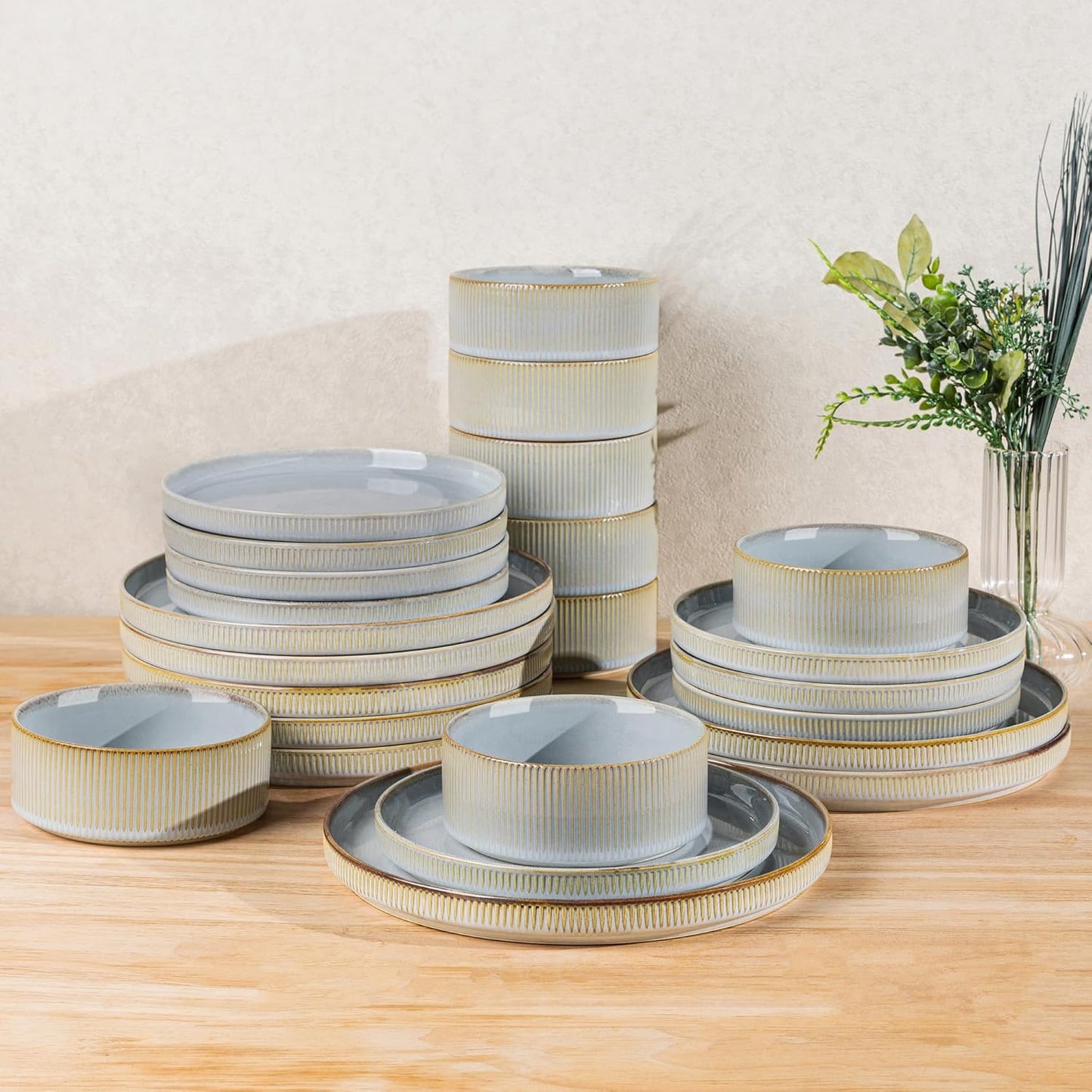TheTerra Ceramic Dinnerware Sets for 8, 24 Pieces Porcelain Lightweight Speckled Plates and Bowls Sets, Scratch Resistant Dish Set, Oven & Microwave & Dishwasher Safe, Illusion Blue