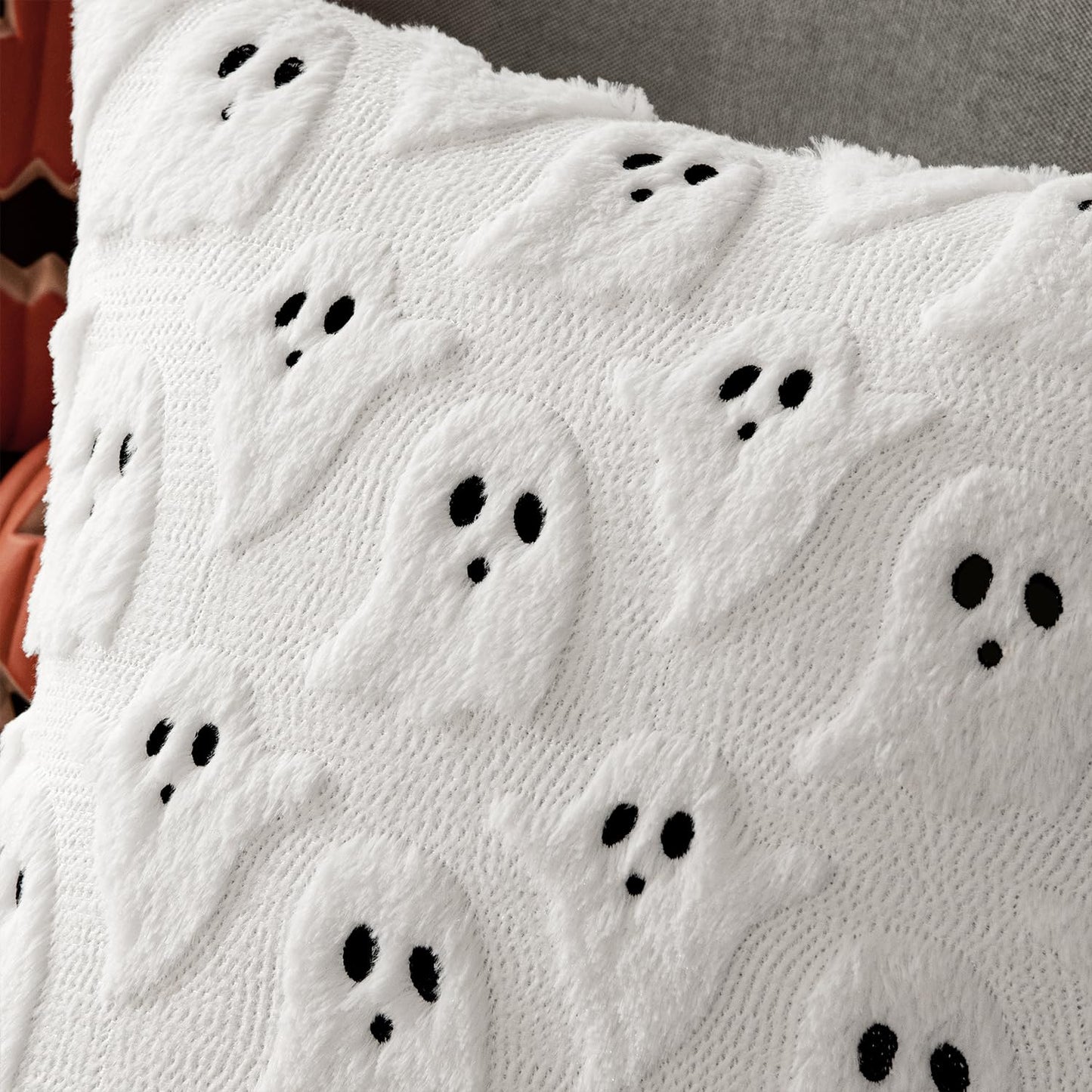 MIULEE Halloween Pillow Covers Cute Ghost Spooky Throw Pillows Set of 2 Soft Plush Faux Fur Decorative Cushion Covers for Couch Sofa Bed Porch Living Room Halloween Decor 18x18 inch White