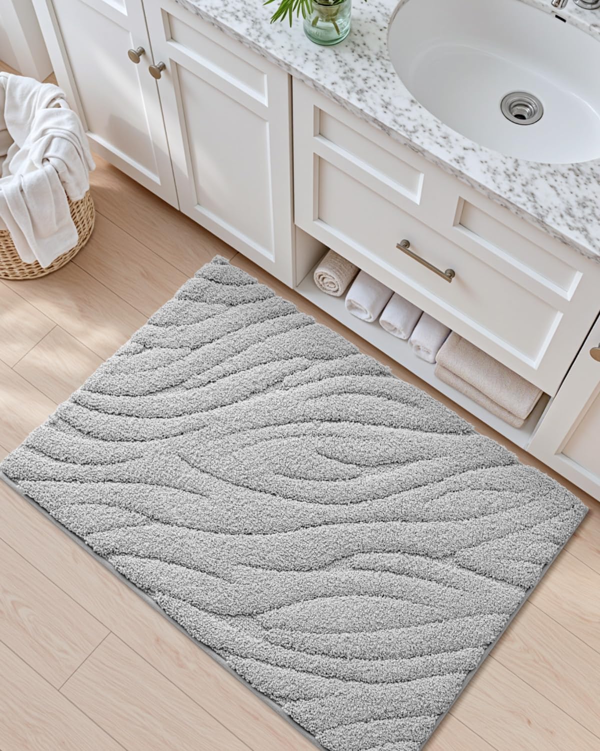 DEXI Bathroom Rugs 24x43, Extra Soft Absorbent Bath Mat, Non Slip Bathmat for Bathroom Floor, Machine Washable Rugs for Shower Floor, Light Grey