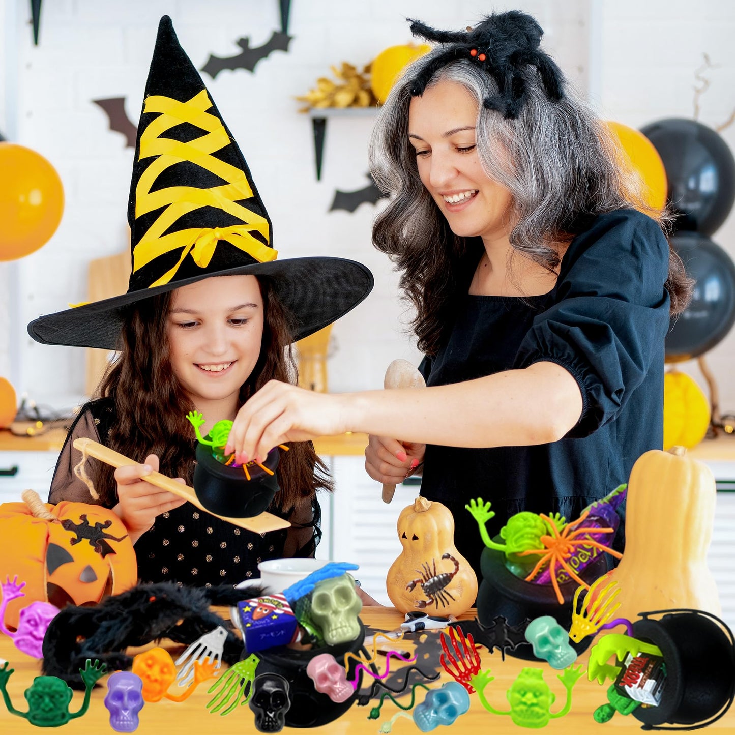 Grisofaa 24 Pack DIY Halloween Witch Bucket Treat Bags - 288 Pcs Halloween Party Favors with 264 Spooky Toys, Build Your Own Goodie Bags for Kids,Candy Bags & Gift Basket Stuffers