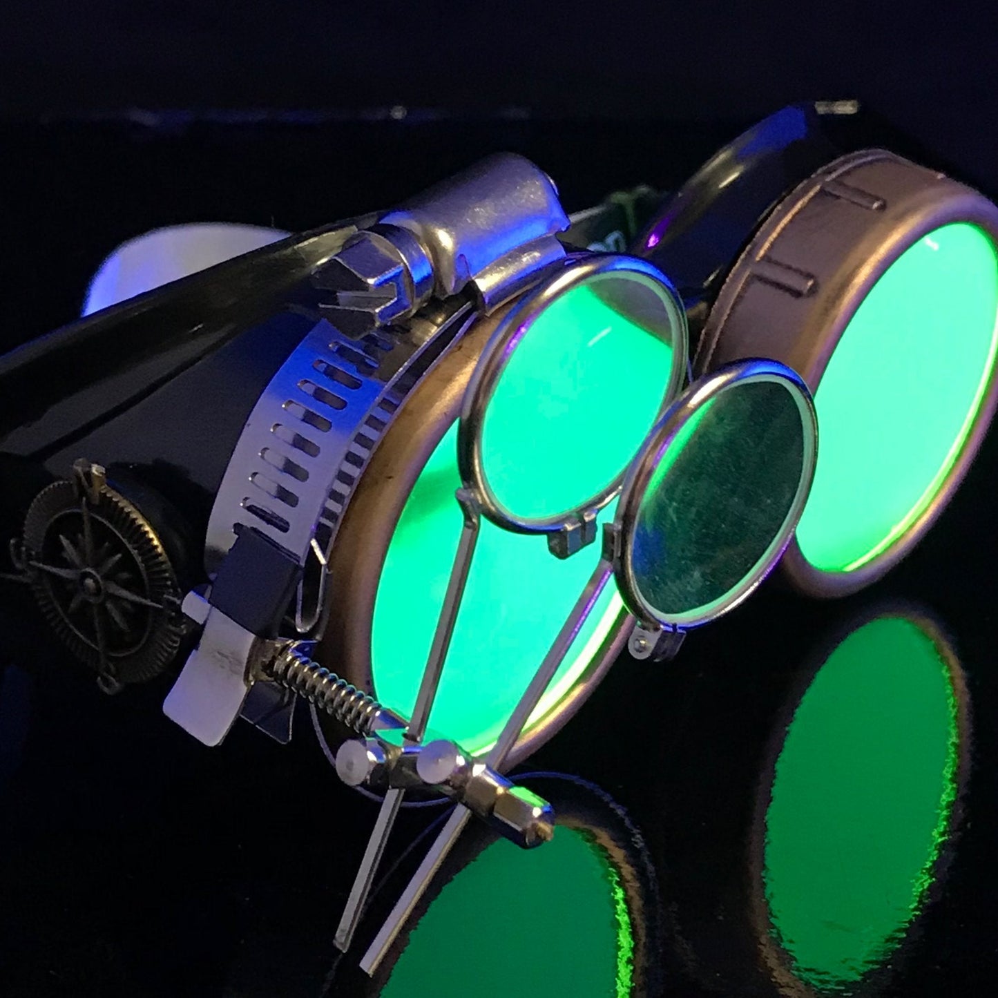 UMBRELLALABORATORY Steampunk Victorian Style Goggles with Compass Design, Neon Green Lenses & Ocular Loupe
