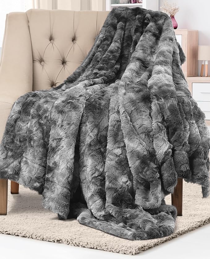 Everlasting Comfort Soft & Comfortable Gray Faux Fur Throw Blanket for Couch - (50"x65") Minky & Fluffy Fall Blankets & Th...