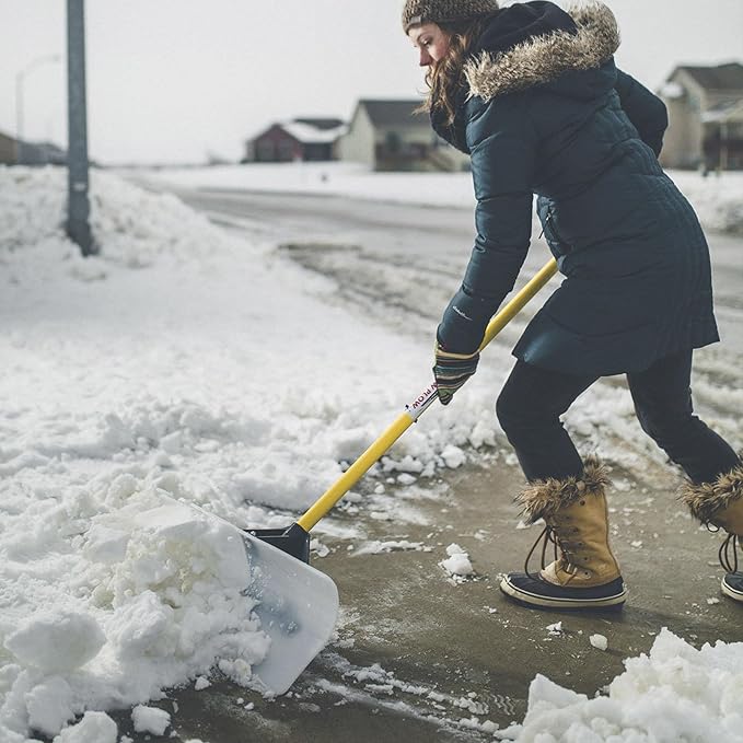The Original Snow Pusher 24 Inches