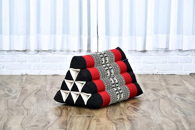 Leewadee Triangle Cushion – Comfortable Backrest for TV or Reading, Incline Pillow for Relaxing Made of Kapok, 20 x 13 x 13 inches, Black Red