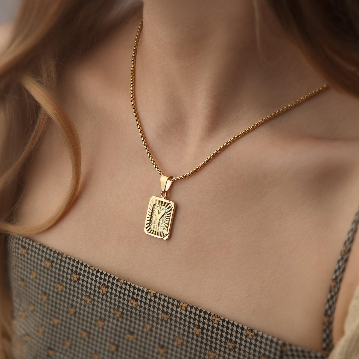 JSJOY Gold Initial Necklace for Women,Gold Pendant Initial Necklaces for Men Monogram Letter H Necklace Gold Men Necklaces