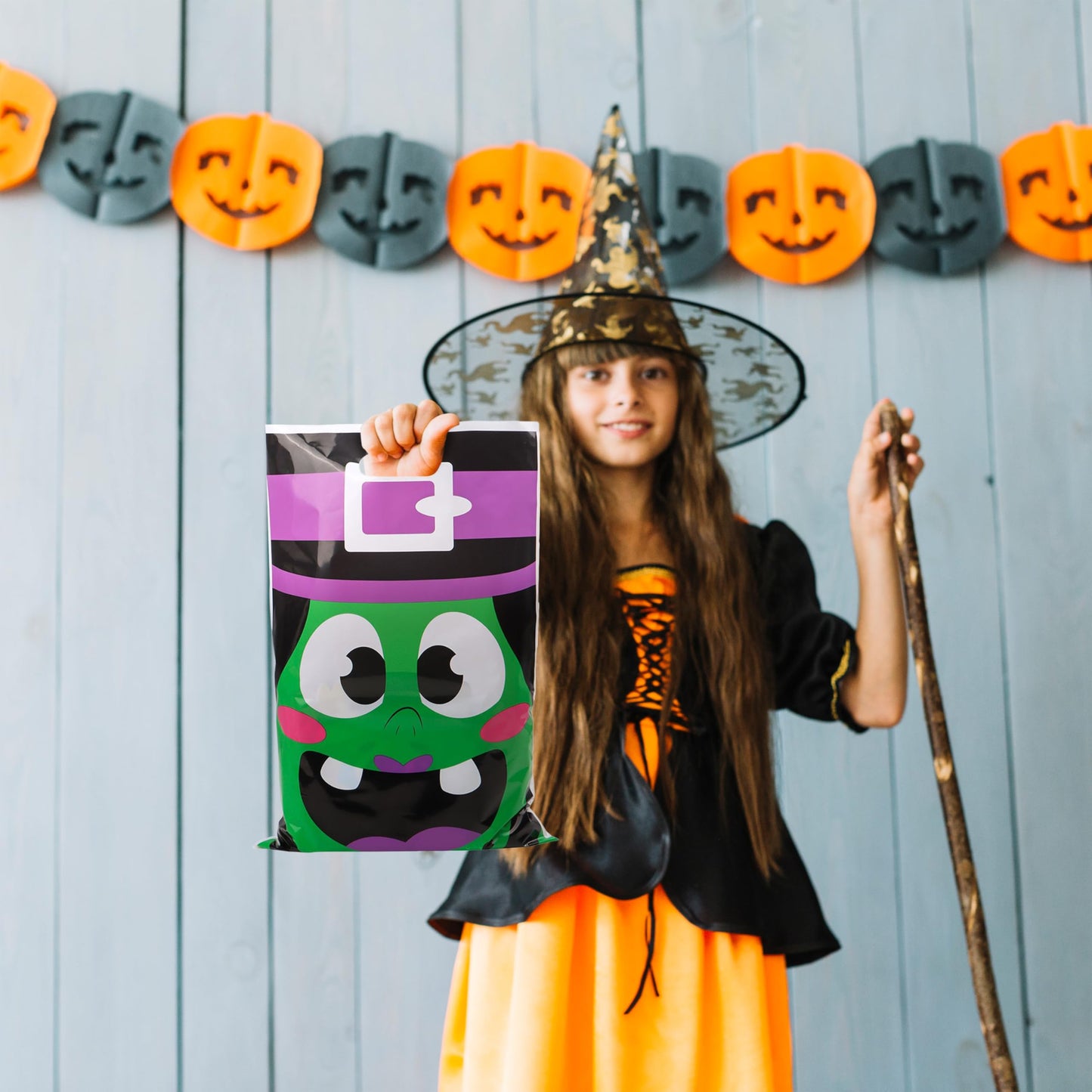 JOYIN 72 Pcs Halloween Bags, Plastic Goodie Bag in 6 Designs for Halloween Candy Trick or Treating Party Favors, alloween Trick-or-Treat SnacksBags Party Supplies Classroom Prizes