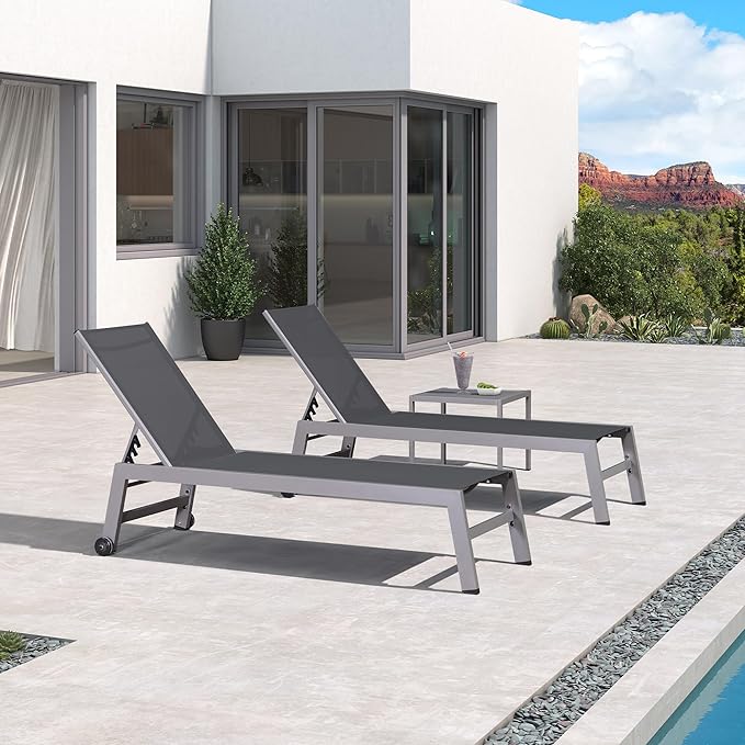PURPLE LEAF Outdoor Lounge Chair Set for 2 Aluminum Patio Chaise Lounger with Easy-to-Move Wheels and Adjustable Backrest Pool Reclining Lounge Chairs for Beach Yard Poolside Table Included, Grey
