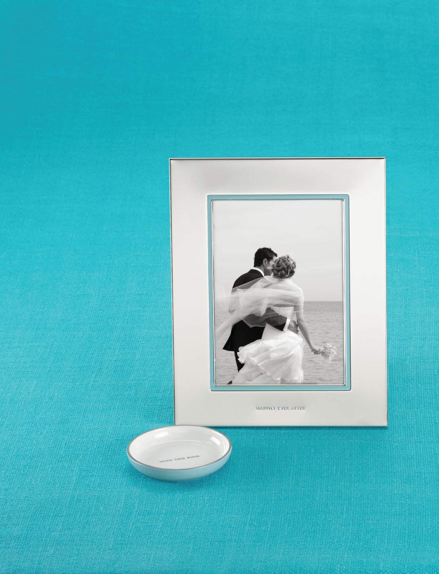 kate spade new york Take The Cake Ring Holder