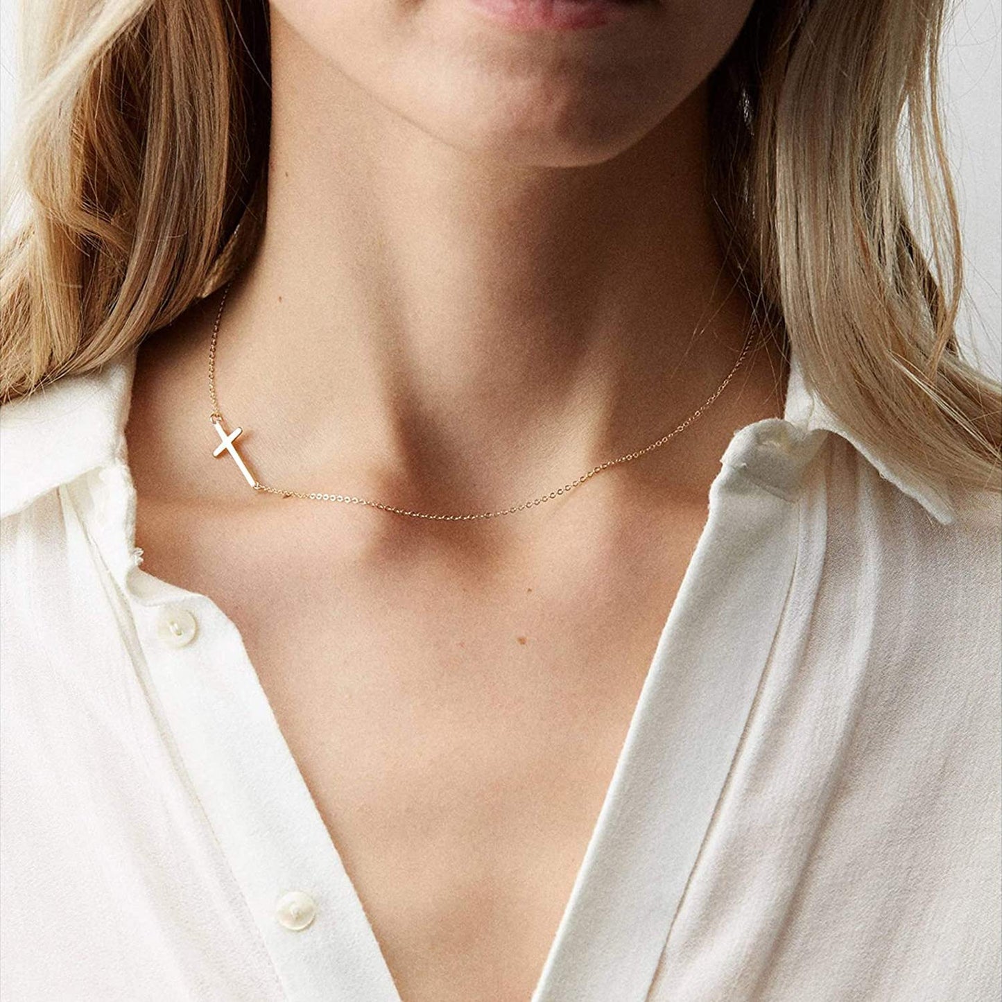 XOYOYZU Tiny Cross Pendant Necklace for Women Simple Cross Necklaces Mothers Day Birthday Gifts for Women