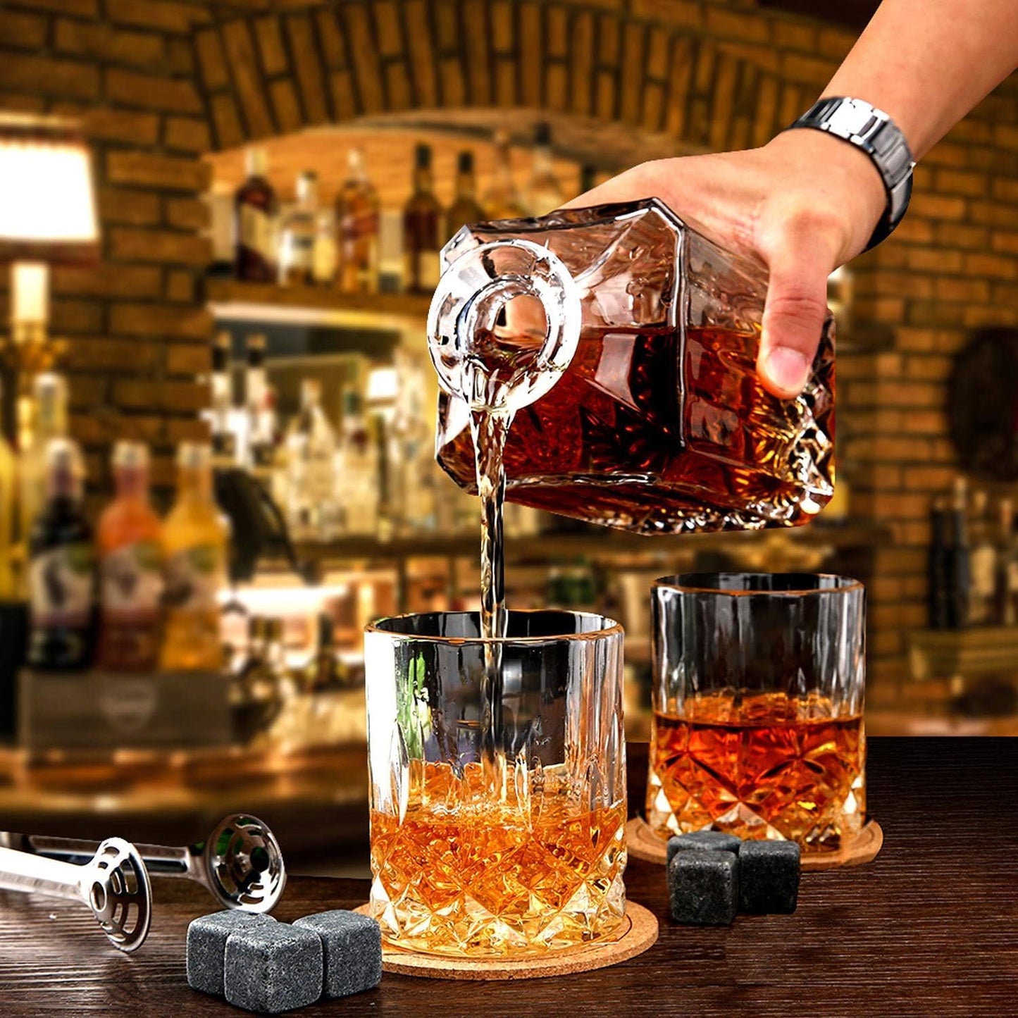 LIGHTEN LIFE Crystal Whiskey Decanter Set for Men - Gift Box With Glasses, Non-Lead Glass for Bourbon and Liquor - Perfect for Dad, Husband, Whiskey Lovers