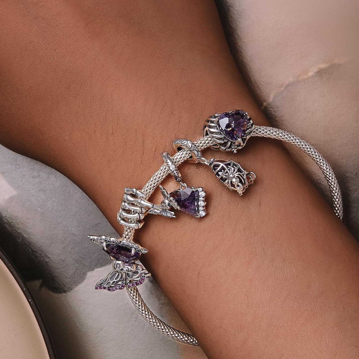 Halloween Charms Skeleton Hands 925 Sterling Silver Bead Charms for Bracelet Skull Hand Skeleton Hands with Hearts Dangle Charms