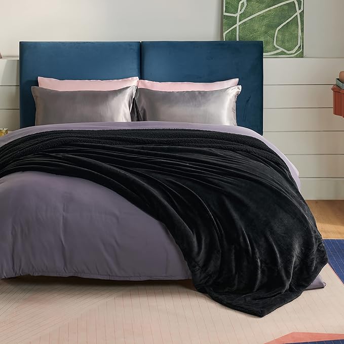 Bedsure GentleSoft Sherpa Fleece Blankets King Size for Bed - Thick and Warm Throw for Women and Men, Soft Fuzzy Plush King Blanket for Winter, Non-Heated, Black, 108x90 Inches