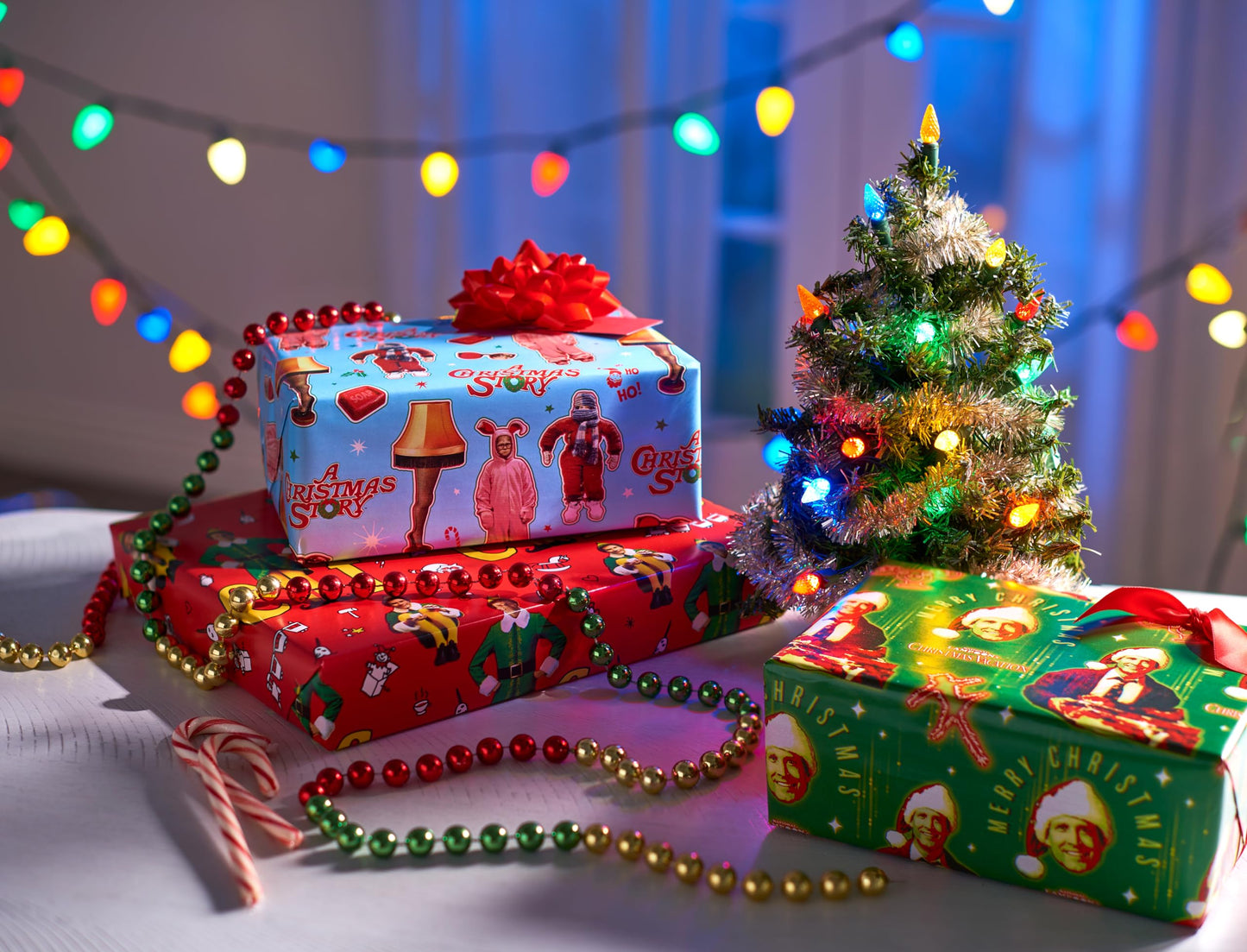 American Greetings 105 sq. ft. Christmas Wrapping Paper Bundle, Classic Movies (3 Rolls 30 in. x 14 ft.)