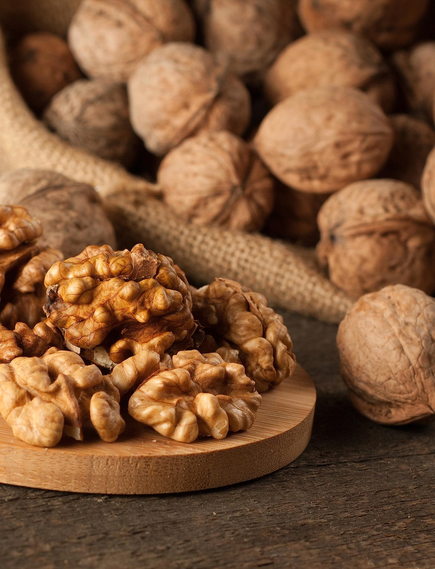 Anna and Sarah Walnuts in Shell, Jumbo, Fresh, Buttery Taste, Easy to Crack, California Chandler, Natural Shells, Not Bleached 5.5 Lbs