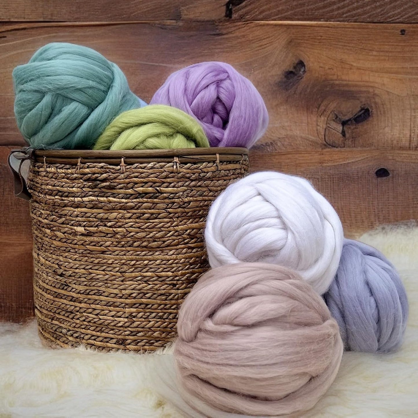 Revolution Fibers Dyed Corriedale Wool | 8.2 Ounces of Premium Combed Wool Top | 26 Micron, 100% Pure Corriedale Wool Roving, Ethically Sourced (Teal Green)
