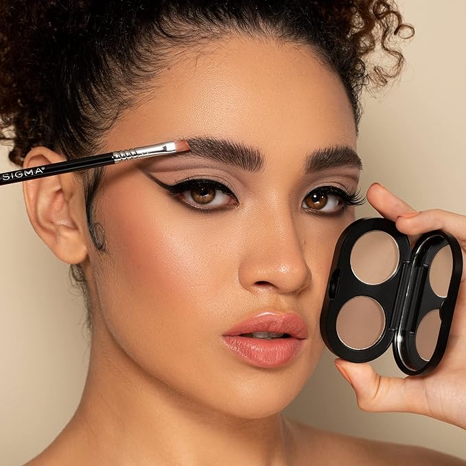 Sigma Beauty Color + Shape Brow Powder Duo - Eye Brow Palette for Natural, Defined Brows - Dark and Light Brow Powder to Tint and Highlight - Vegan, Paraban Free, Sulfate Free Brow Make Up - light