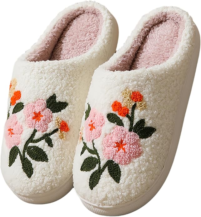 Women Home Slippers Cute Pattern Strawberry Slippers Indoor Outdoor Plaid Shoes Warm Soft Bedroom Shoes Fuzzy Closed Toe S...