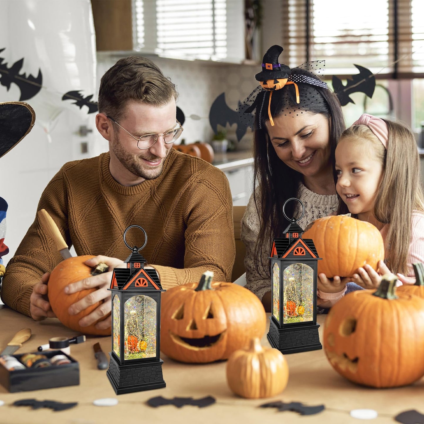 AOMIL Halloween Snow Globe Lantern, Spooky Ghost Halloween Decor, Plug-in & Battery Operated Snow Globes for Halloween Decorations Indoor