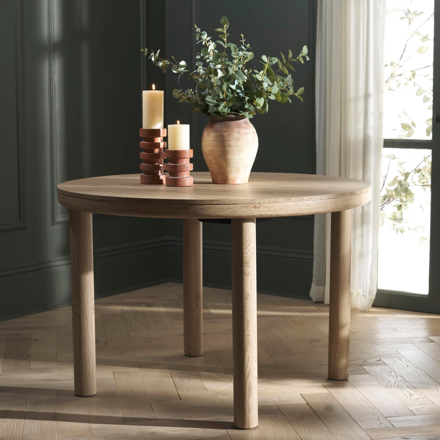 SAFAVIEH Home Collection - Detroitee Oak Round Dining Table, Modern Wooden Design, Seats up to 4 (DTB6400A)