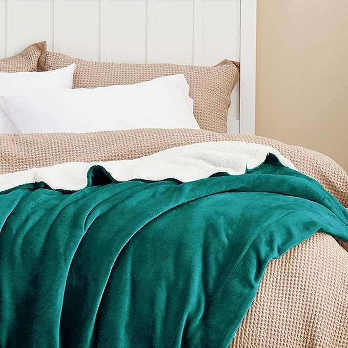Bedsure GentleSoft Sherpa Fleece Blankets Queen Size for Bed - Thick and Warm Throw for Women and Men, Soft Fuzzy Plush Queen Christmas Blanket for Winter, Non-Heated, Forest Green, 90x90 Inches
