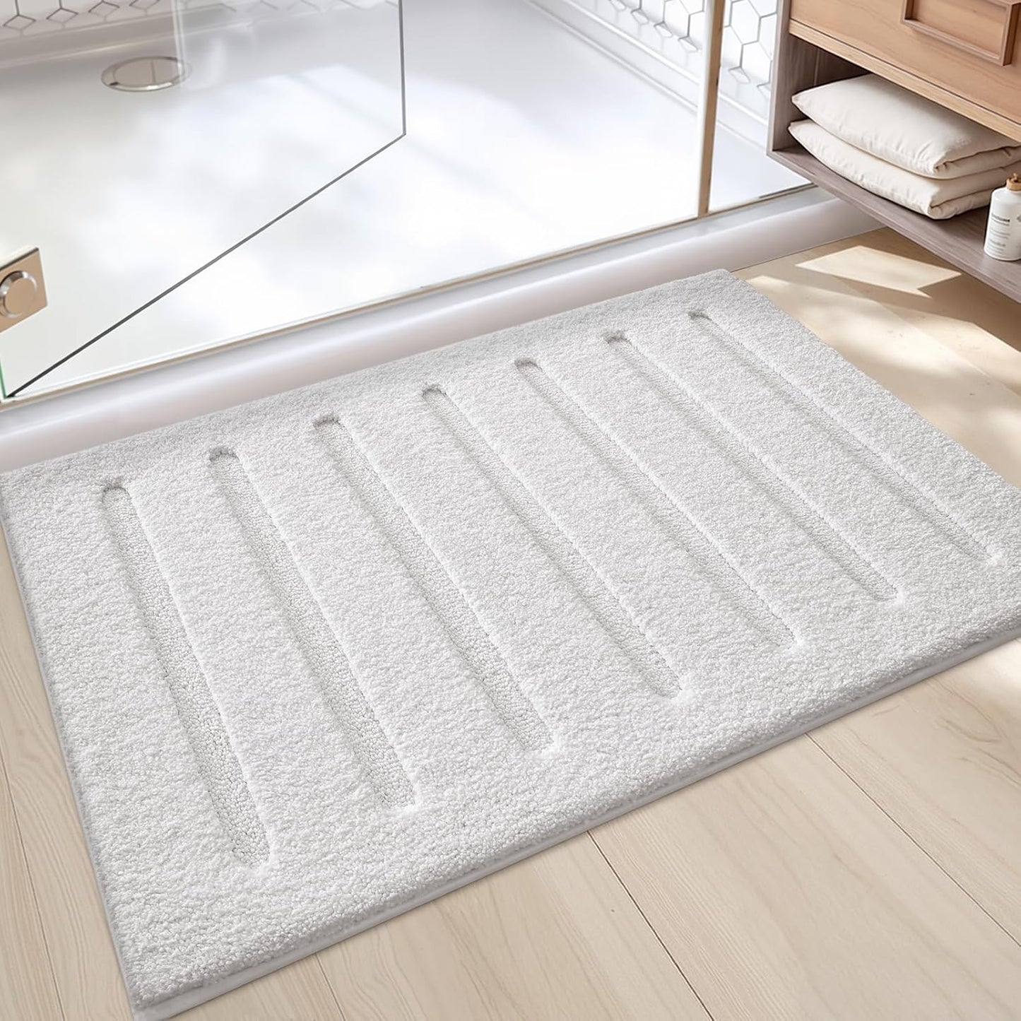 Color&Geometry Ultra Soft Plush Bathroom Rugs Non Slip Washable Bath Mat with Rubber Backing, Fluffy Absorbent Machine Carpet for Bathroom Floor, Tub and Shower, 17"x30", White