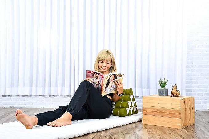 Leewadee Triangle Cushion – Comfortable Backrest for TV or Reading, Incline Pillow for Relaxing Made of Kapok, 20 x 13 x 13 inches, Green