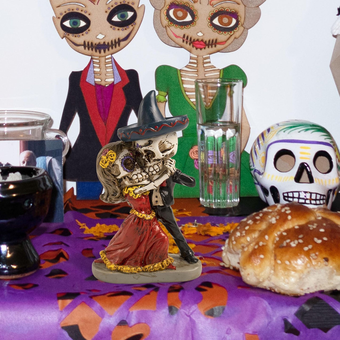 caiydramy Day of The Dead Figurines, 4.7"H Resin Dia De Los Muertos Couple Skeleton Statue Gifts Ofrenda Altar Decorations Home, Mexican Sugar Skulls Halloween Indoor Table Top Desk Tiered Tray Decor