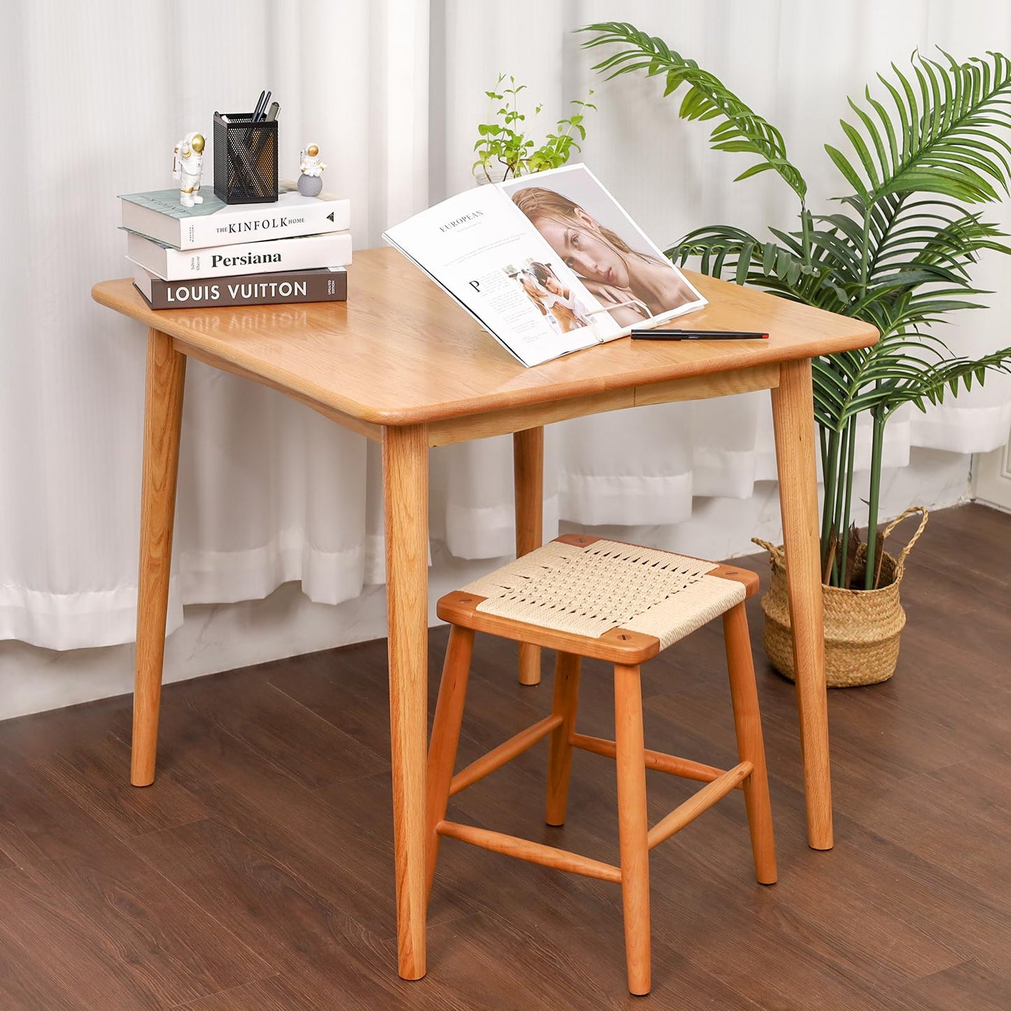 Towood Lifee Square Dining Table 31.5“, Solid Wood Kitchen Table for Small Space, Midcentury Modern Wooden Kitchen Dining Table with Oak Finish, 31.5" L x 31.5" W x 29.5" H, Natural