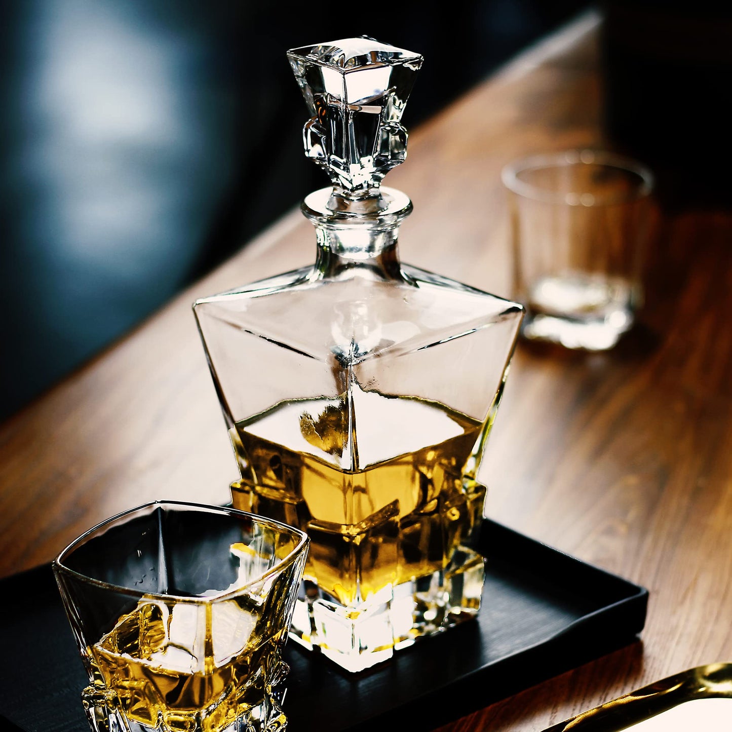 LUXU Premium Whiskey Decanter with Glass Stopper,29 oz Bourbon Decanter for Wine | Vodka | Brandy,Iceberg Container Bottle Dispenser with Lid - Alcohol Glass Liquor Decanter Gift for men Clear