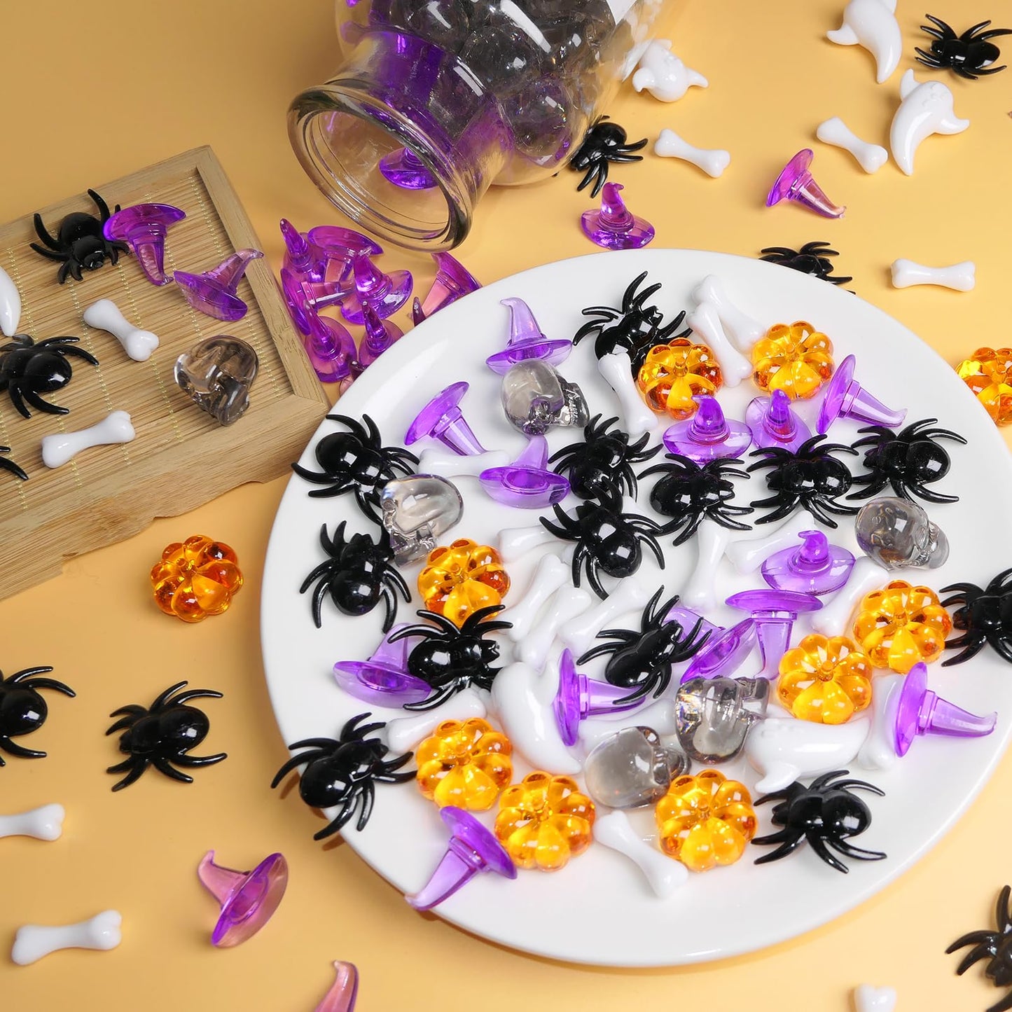 HADDIY Halloween Sensory Bin Filler,300 Pcs Mini Acrylic Pumpkin Ghost Skull Gems Vase Fillers for Halloween Centerpieces Table Decorations,Table Scatters,Preschool Counting and Craft
