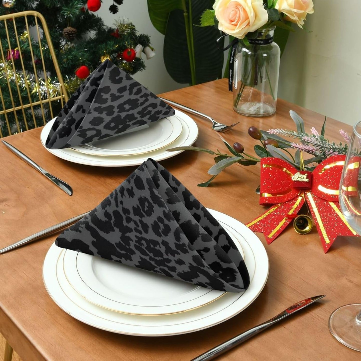 ALAZA Dark Gray Cheetah Leopard Print Cloth Napkins Set of 4, 20x20 Inch Washable and Reusable Napkin for Decoupage Dinner Party Everyday Use