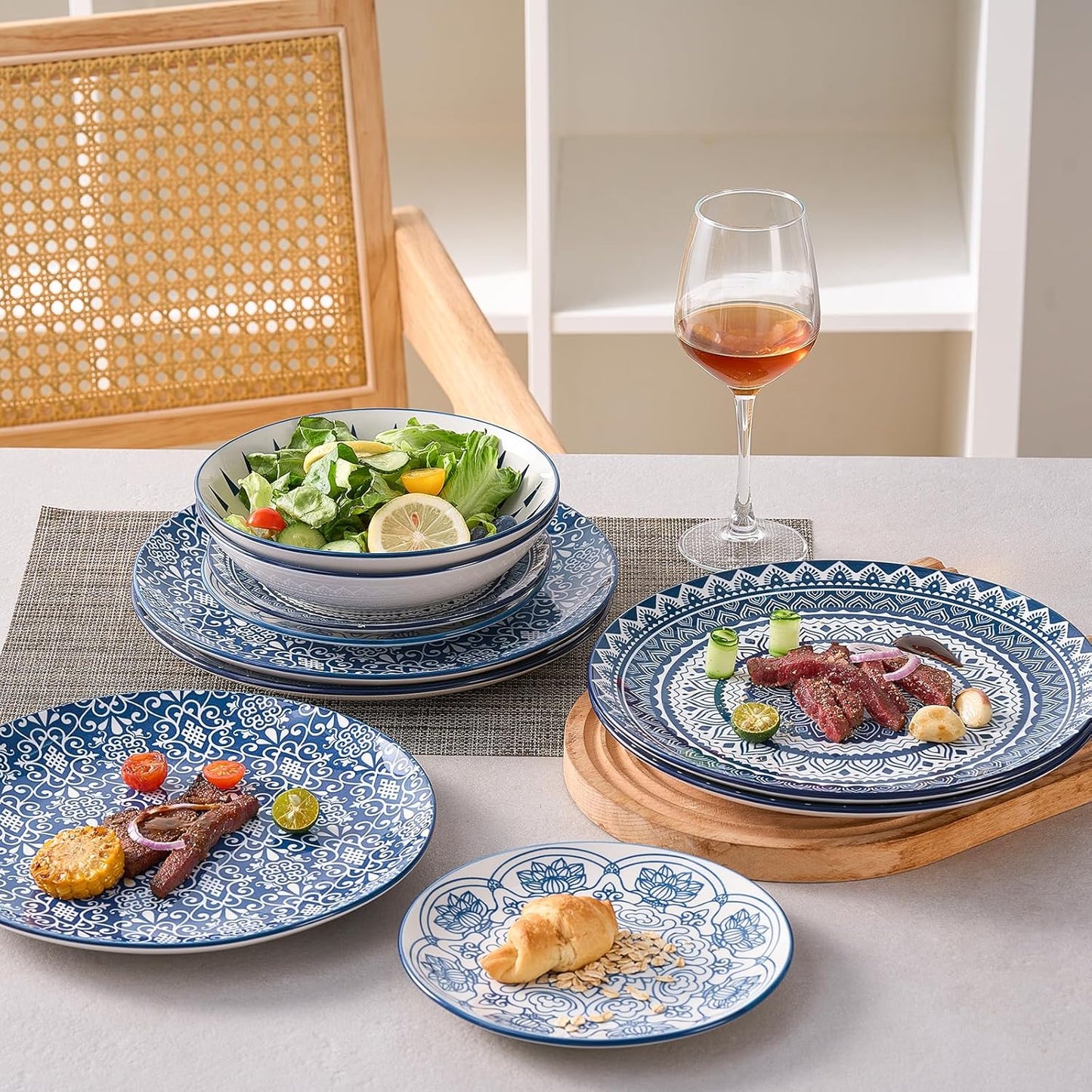 Bestone Porcelain Dinnerware Sets Service for 4, 12 pcs Hand drawn Plates and Bowls Sets, Handmade Ceramic Dish Set, Chip Resistant Modern Plate Set, Dishwasher/Microwave Safe，Vintage Blue