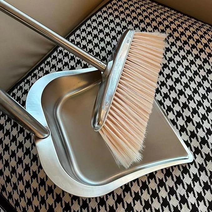 Broom Kitchen Dustpan - 700g Metal Dustpan, Standing Set, Floor Brush with Holder | Upright Cleaning Kit for Homeowners, Stainless Steel Equipment, Easy-to-Use Dust Collector, Perfect Bedroom Living