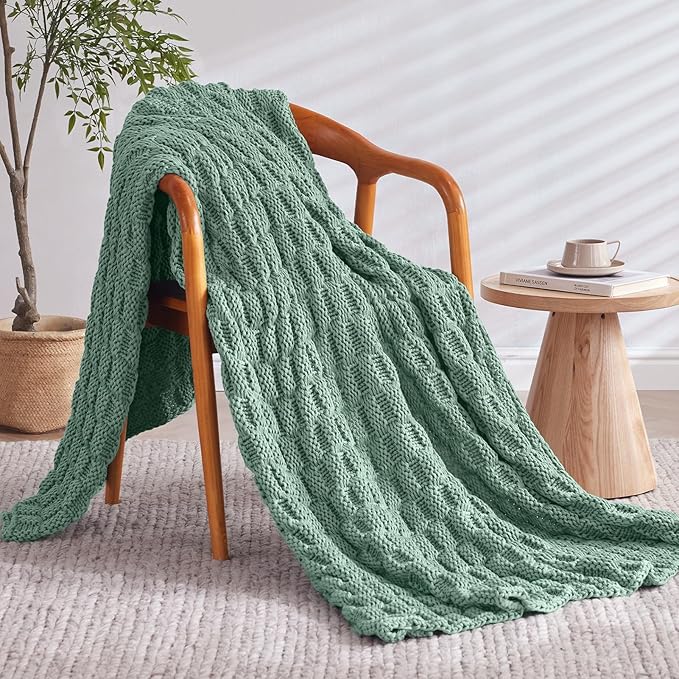 Knitted Weighted Blanket for Adult, No Beads Heavy Blanket 60” x 80'' 17lbs, Breathable Chunky Knit Blanket, Cooling Weighted Blanket for Hot Sleepers, Christmas Home Decor (Light Green)