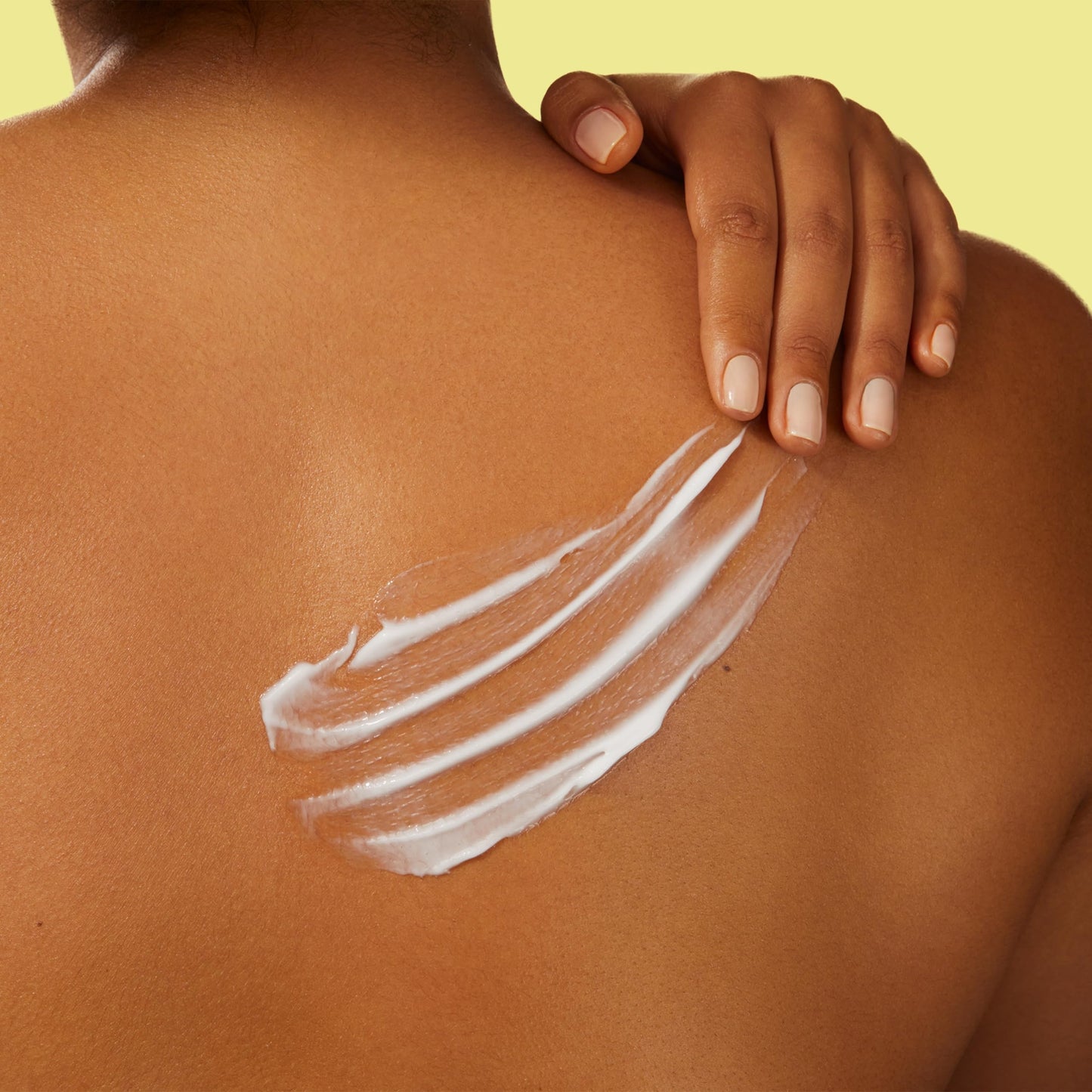 BYOMA Brightening Body Lotion - For Dull, Dehydrated Complexion - Creamy Moisturizer with Niacinamide & Azelaic Acid - Evens Ton