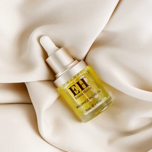 Emma Hardie 30ml Brilliance Facial Oil with Botanical Extract Blend, Use to Hydrate & Revitalise Skin, Promote Glow & Youthful Look & Reduce Wrinkles, Suitable for Sensitive Skin, Vegan & Cruelty Free
