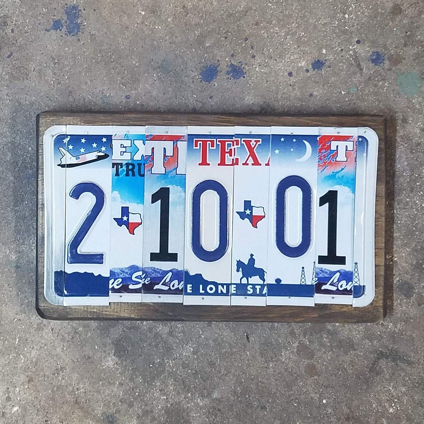 Customized 10th Anniversary Aluminum License Plate Sign - Custom License Plate Sign for Anniversarys, BIrthdays, Weddings, Special Occasions - Unique Gift made from Authentic License Plates