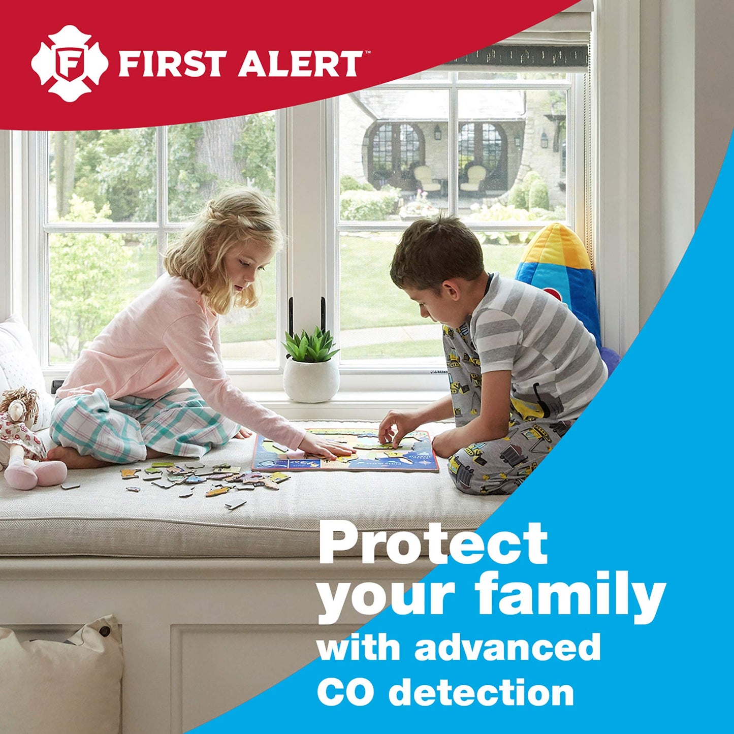 First Alert Carbon Monoxide Detector, Plug-In Alarm with Test & Silence Button, CO600, White, 1-Pack