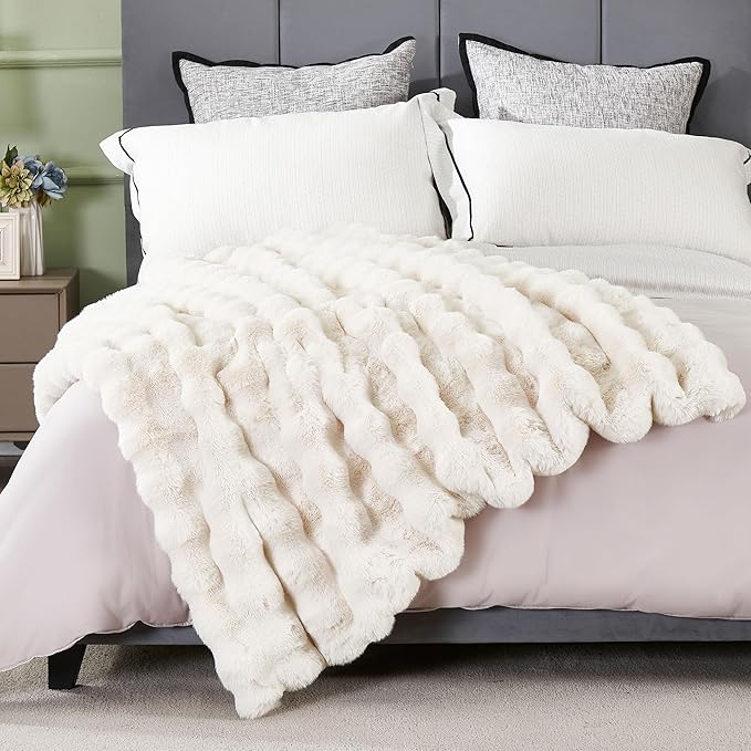 DREAMNINE Soft Faux Rabbit Fur Throw Blanket for Couch, Thick Cozy Decorative Warm Fuzzy Bubble Fur Blanket for Sofa Chair...
