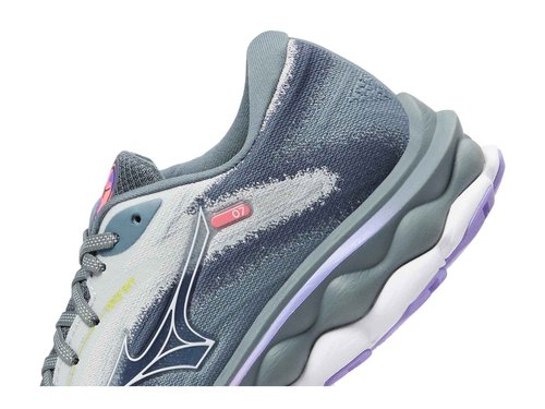 Mizuno Womens Wave Sky 7 Running Shoe, Pearl Blue-White, 7 Wide