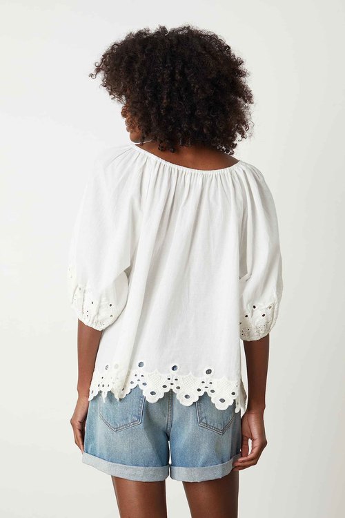 VELVET BY GRAHAM & SPENCER Women's Abigail Schiffli Eyelet Top, Ivory, X-Large