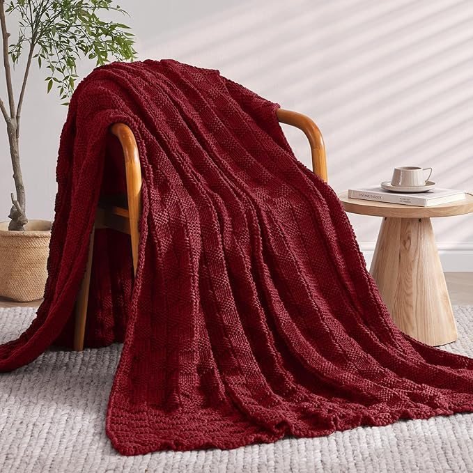 Knitted Weighted Blanket for Adult, No Beads Heavy Blanket 60” x 80'' 15lbs, Breathable Chunky Knit Blanket, Cooling Weighted Blanket for Hot Sleepers, Christmas Home Decor (Red)