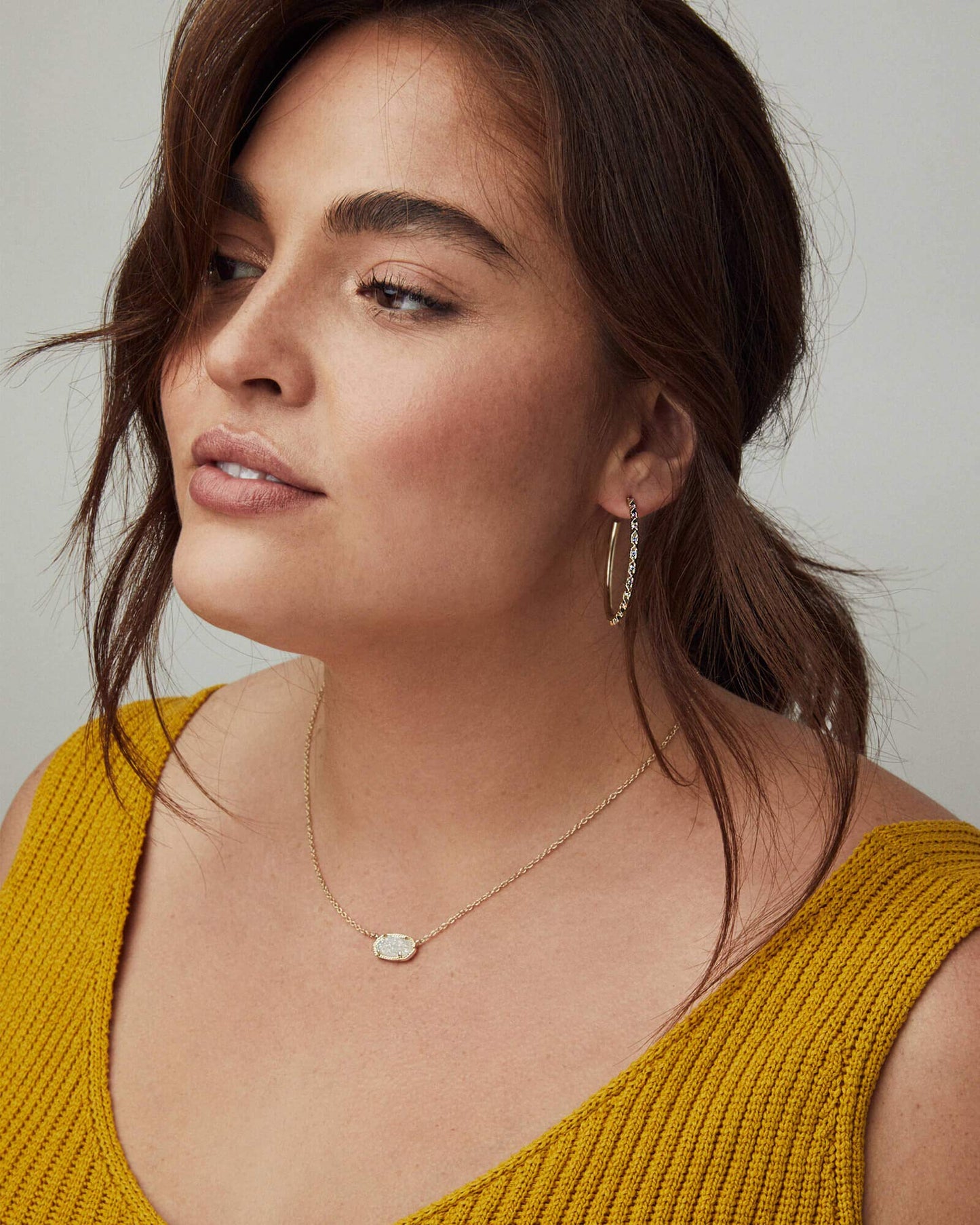 Kendra Scott Elisa Short Pendant Necklace for Women, Dainty Fashion Jewelry, 14k Gold-Plated, White Mother of Pearl