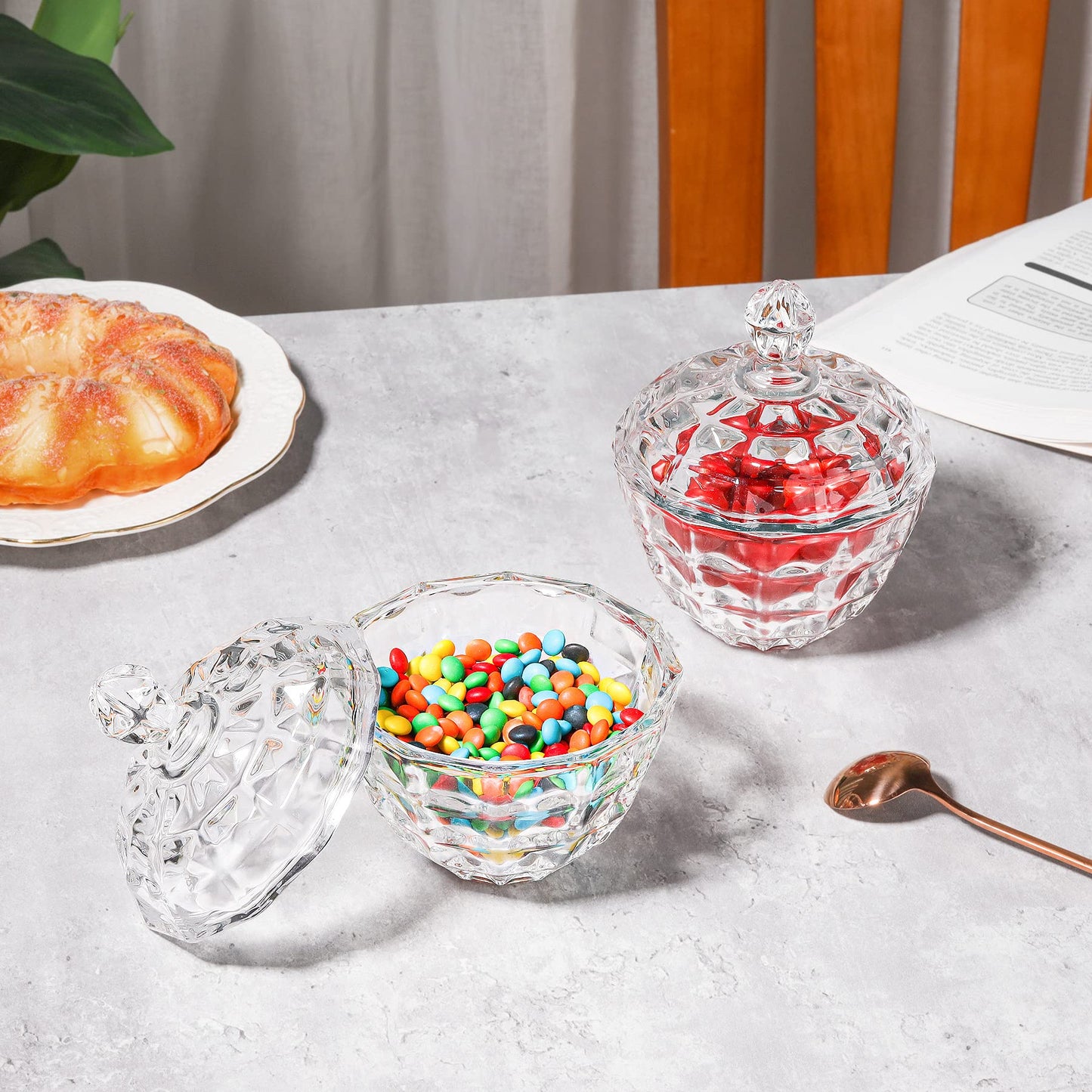 ComSaf Glass Candy Dish with Lid, 9OZ Small Candy Jars with lid for Office Desk, Covered Candy Dish for Office Desk, Decorative Cute Glass Jar, Jewelry Box for Wedding Party Buffet Decor