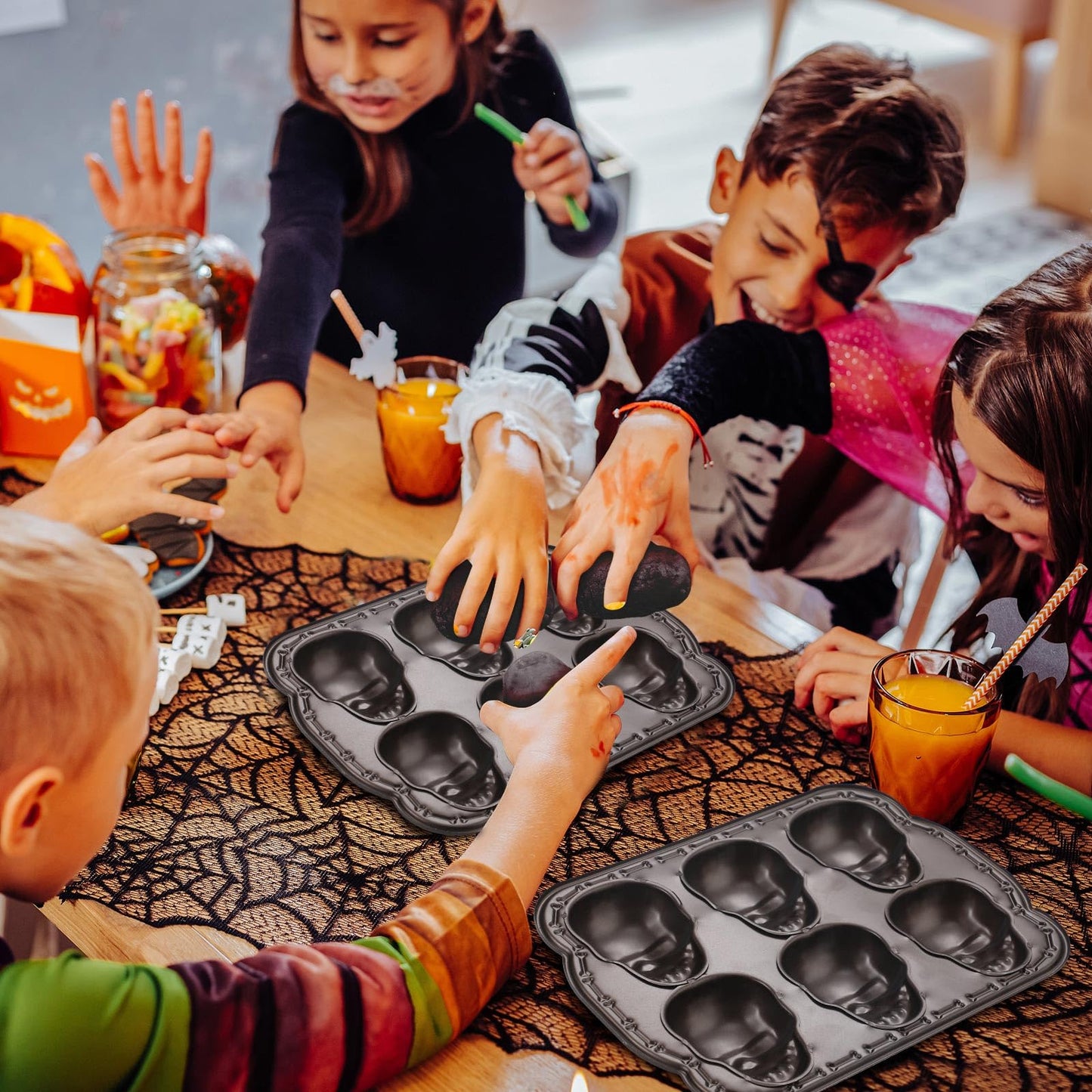Teenyyou 2 Pcs Halloween Skull Baking Pan 6 Cavities 3D Skull Baking Mold for Pizza Metal Cake Mold Bakeware for Halloween Ice Cupcake Chocolate Pizza Jelly Candy Pudding