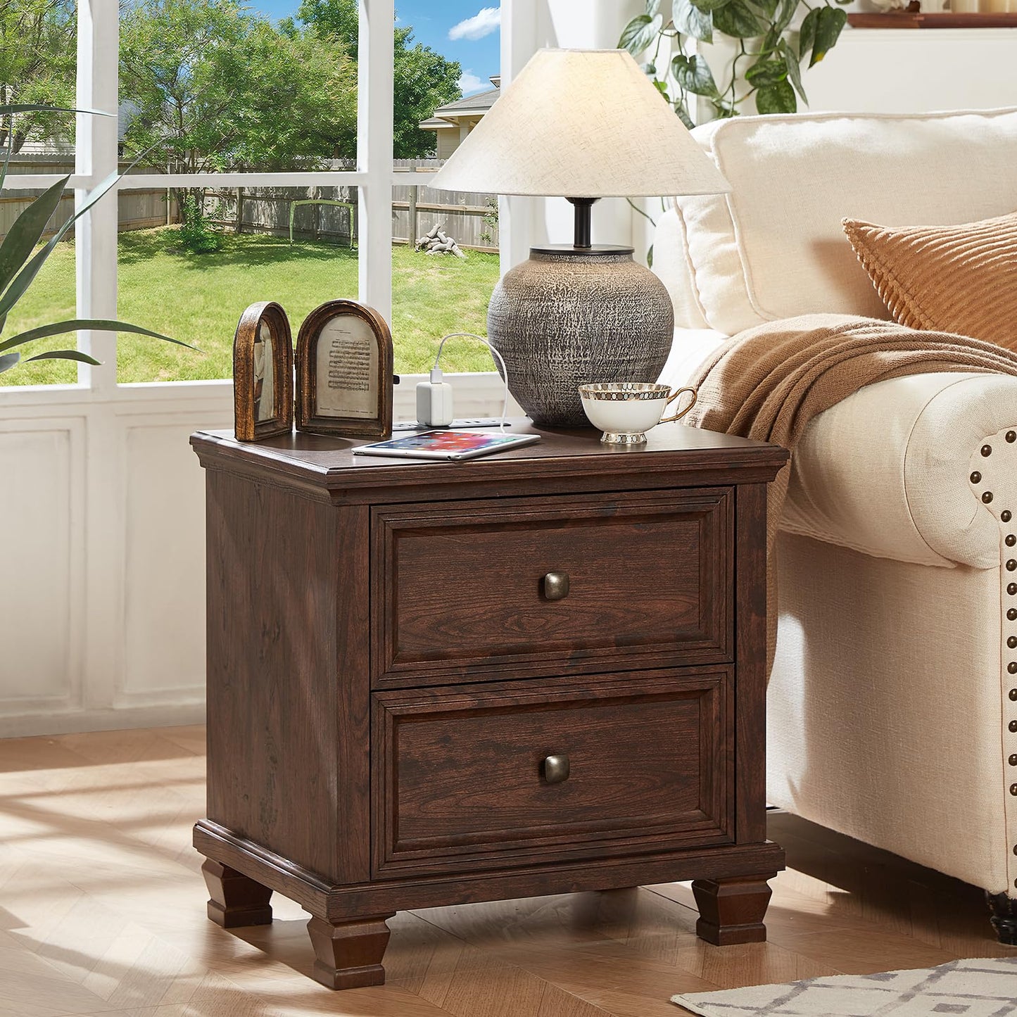 SAVOR LIFE Farmhouse Nightstand with Charging Station, Rustic Low Night Stand with 2 Drawers, Mid-Century Modern End Table with 4 Square Solid Wood Legs, Small Dresser for Bedroom, Home, Walnut