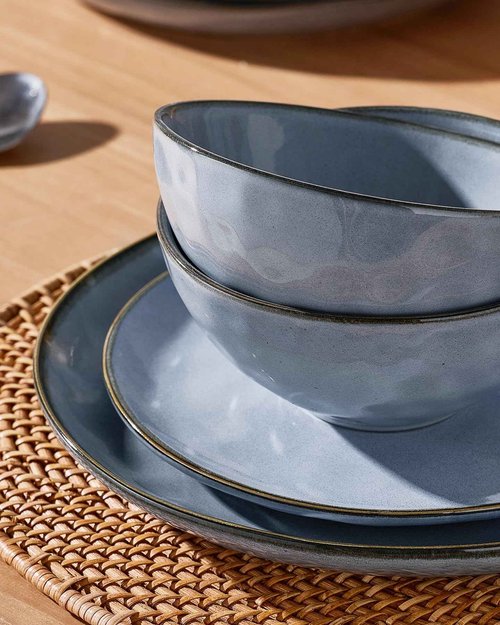 Famiware Dinnerware Sets for 4, Ocean Round 12-Piece Kitchen Plates and Bowls Sets, Reactive Glaze, Microwave and Dishwasher Safe, Scratch Resistant, Blue