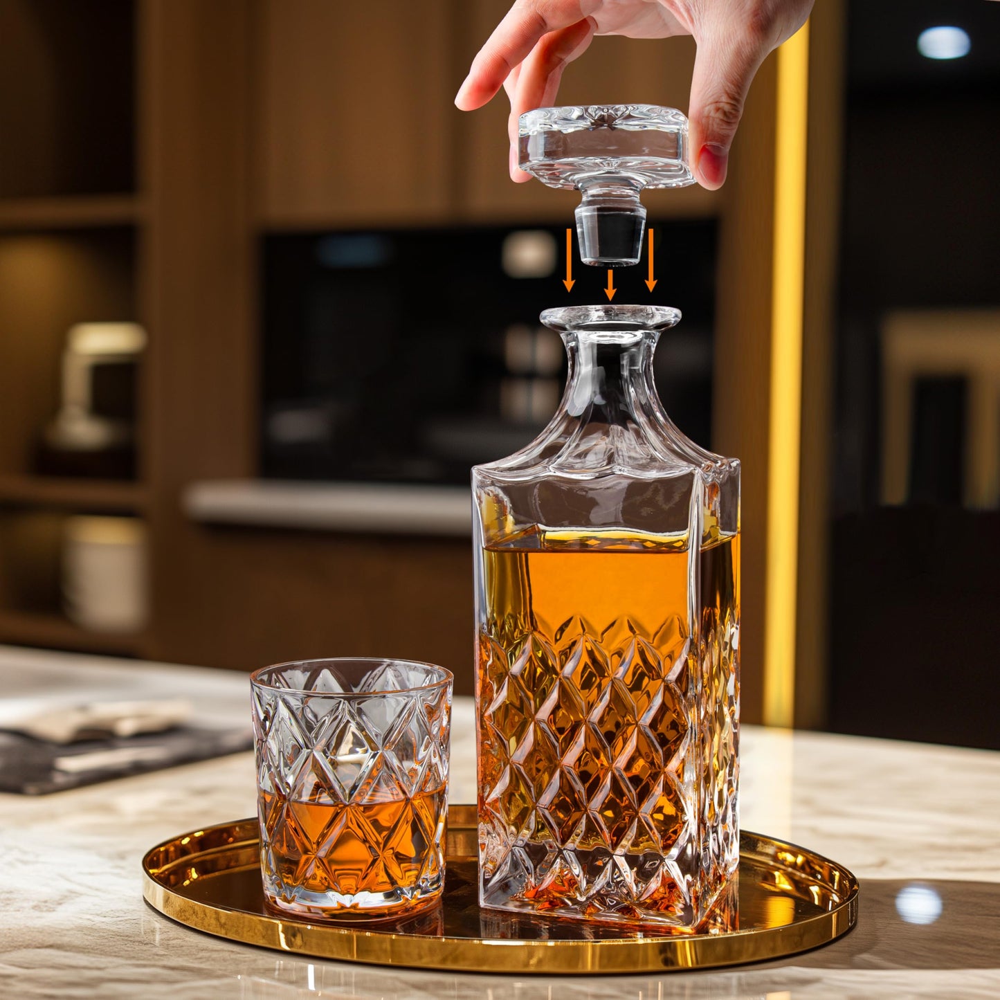 LIGHTEN LIFE Whiskey Decanter Set,Italian Style Decanter Set with 4 Glasses in Gift Box,Crystal Bourbon Decanter Set for Scotch,Liquor,Whiskey Decanter Set for Men and Women